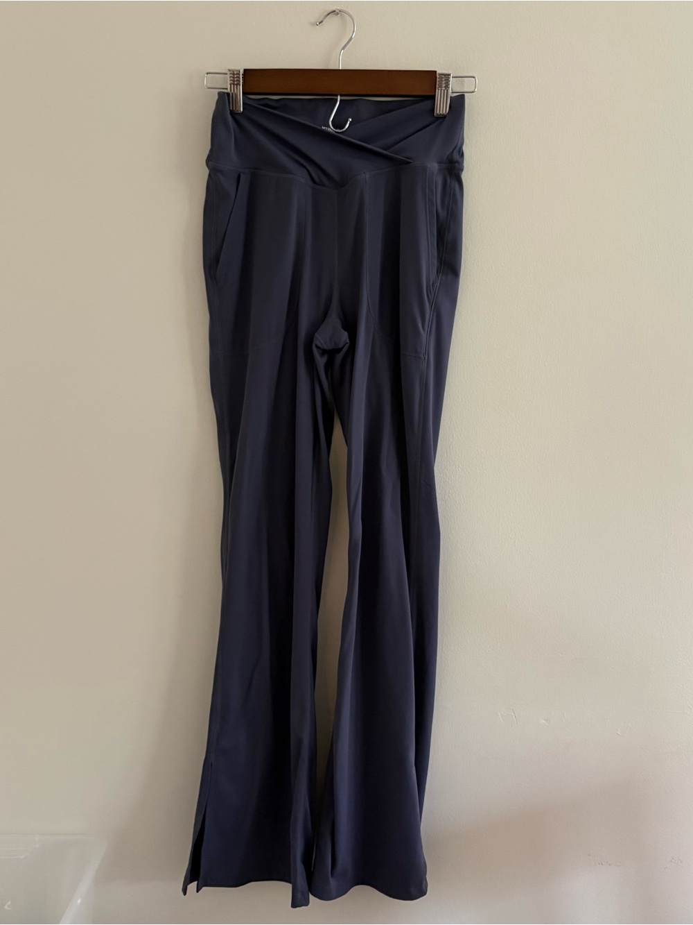 Yunoga Women’s Small Blue Grey Legging Pants Flare Pockets Soft Cozy P7